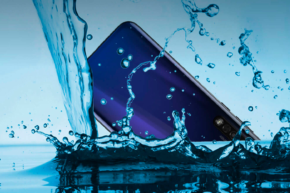 cellphone getting damaged by water